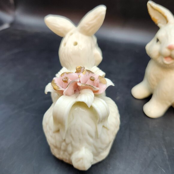 Vintage Bunny Rabbit Salt & Pepper Shakers Porcelain Set - Picture 3 of 8